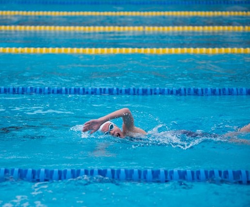 long-distance-swimmer